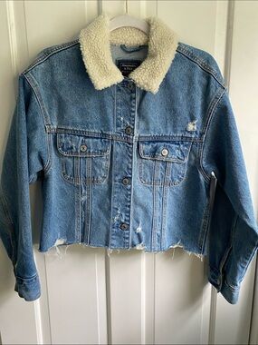 Abercrombie & Fitch Light Blue Distressed Denim Jacket with Cream Sherpa Collar
